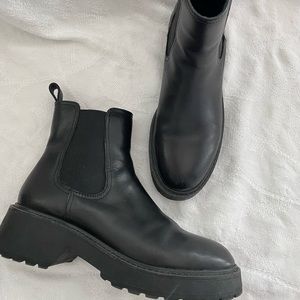 Steve Madden Trap Chelsea Boot